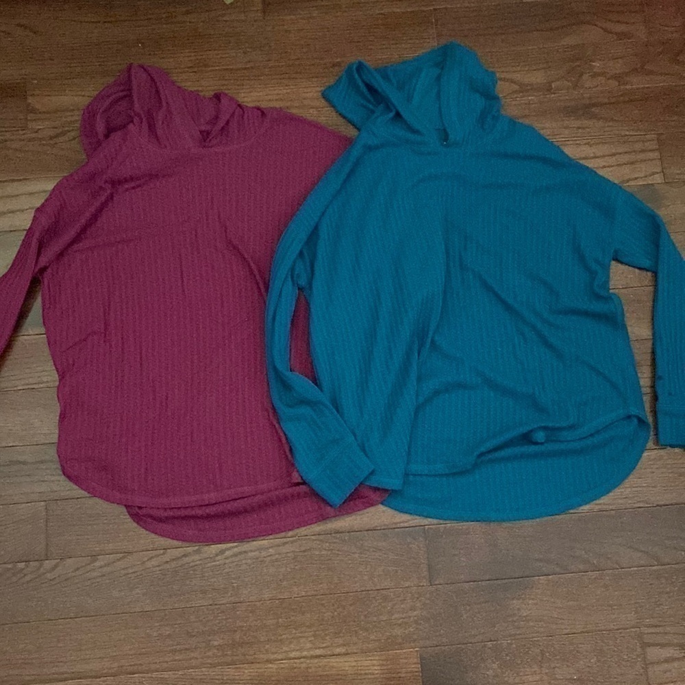 Bundle of 2 chaser long sleeve hooded tops